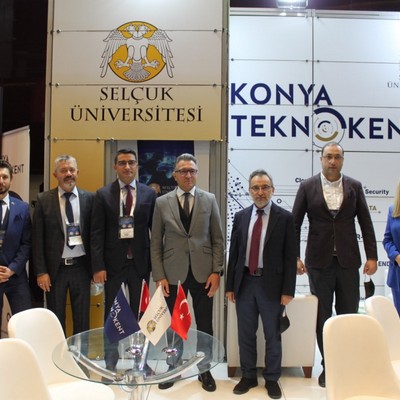 REKTÖR PROF.DR. METİN AKSOY KONYA TEKNOKENT STANDINDAYDI